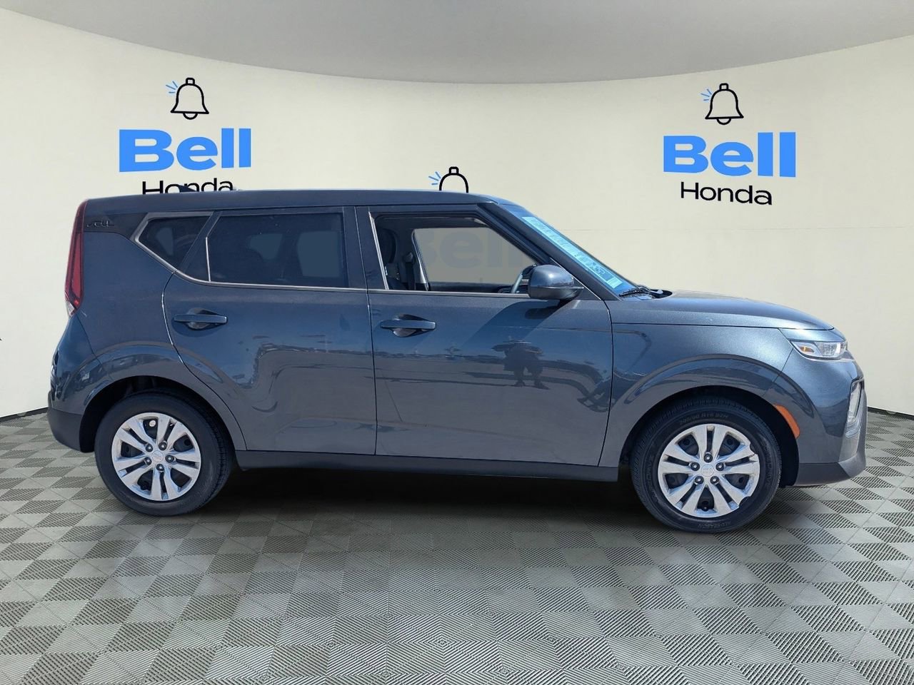 Used 2020 Kia Soul LX FWD image 5
