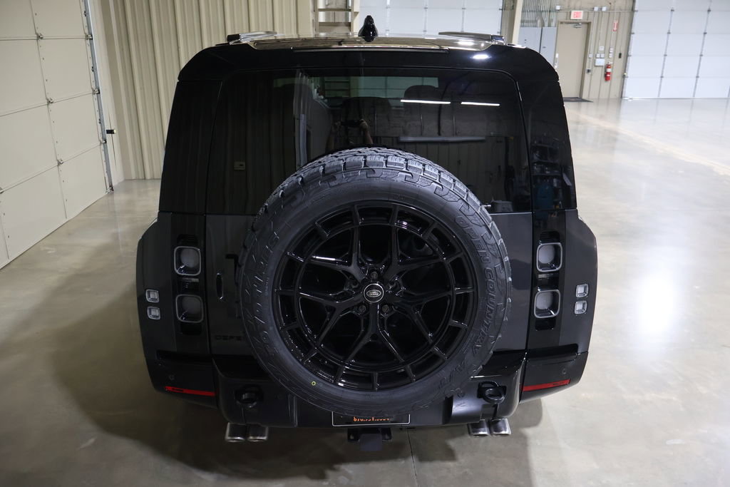 Used 2025 Land Rover Defender 130 V8 image 66