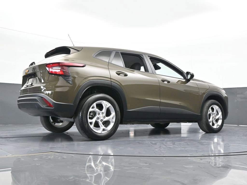 Used 2024 Chevrolet Trax LS w/ LS Convenience Package image 55