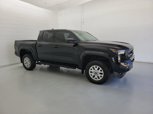Used 2024 Toyota Tacoma SR RWD image 4