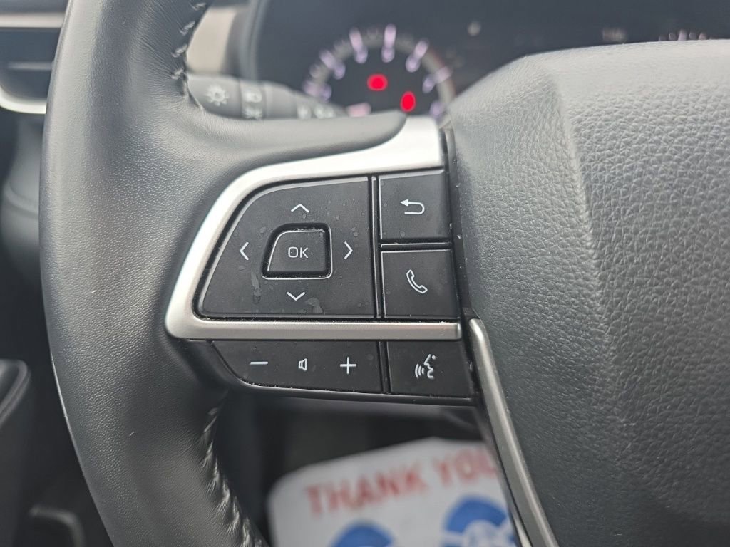 Used 2024 Toyota Highlander LE image 27
