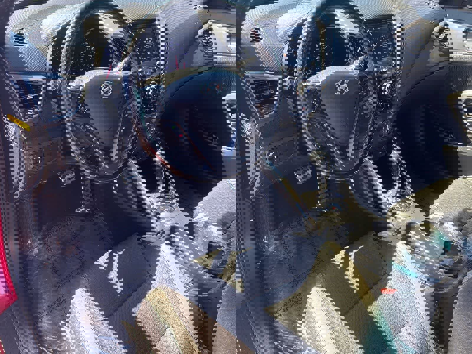 Used 2017 Hyundai Veloster Turbo video 2