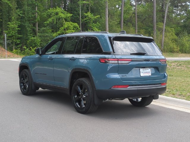 New 2026 Jeep Grand Cherokee Limited w/ Limited Altitude Package AWD/4WD image 11