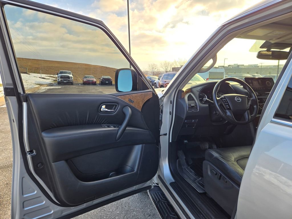 Used 2022 Nissan Armada SL w/ Captain's Chairs Package image 11