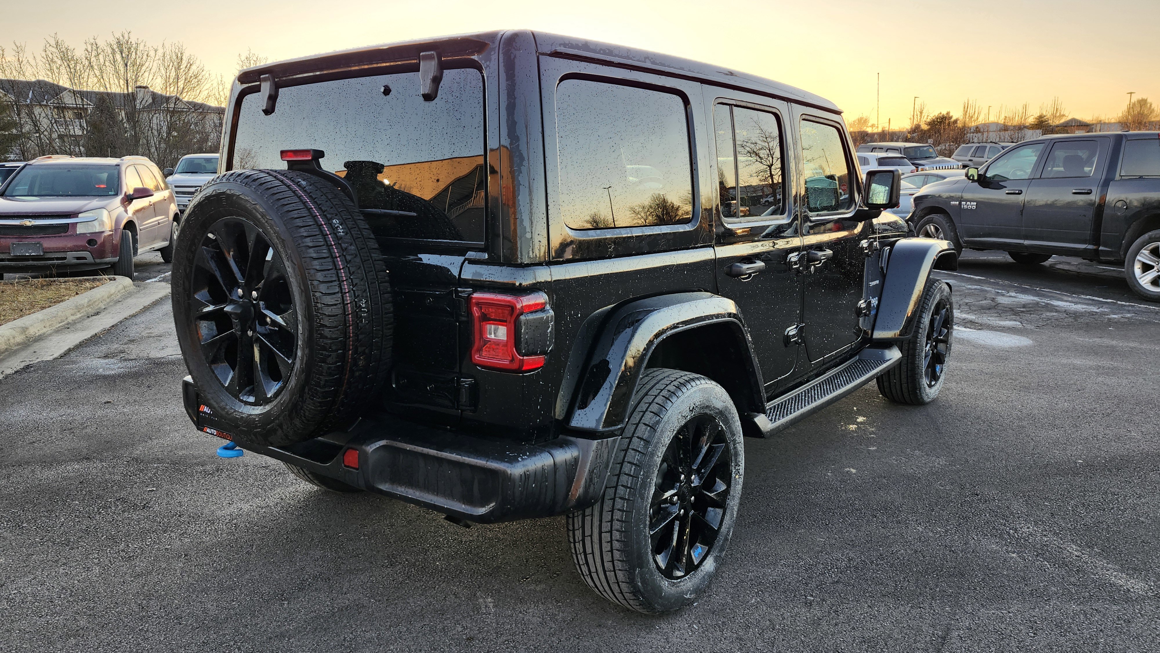 Used 2022 Jeep Wrangler Unlimited Sahara w/ Cold Weather Group image 18