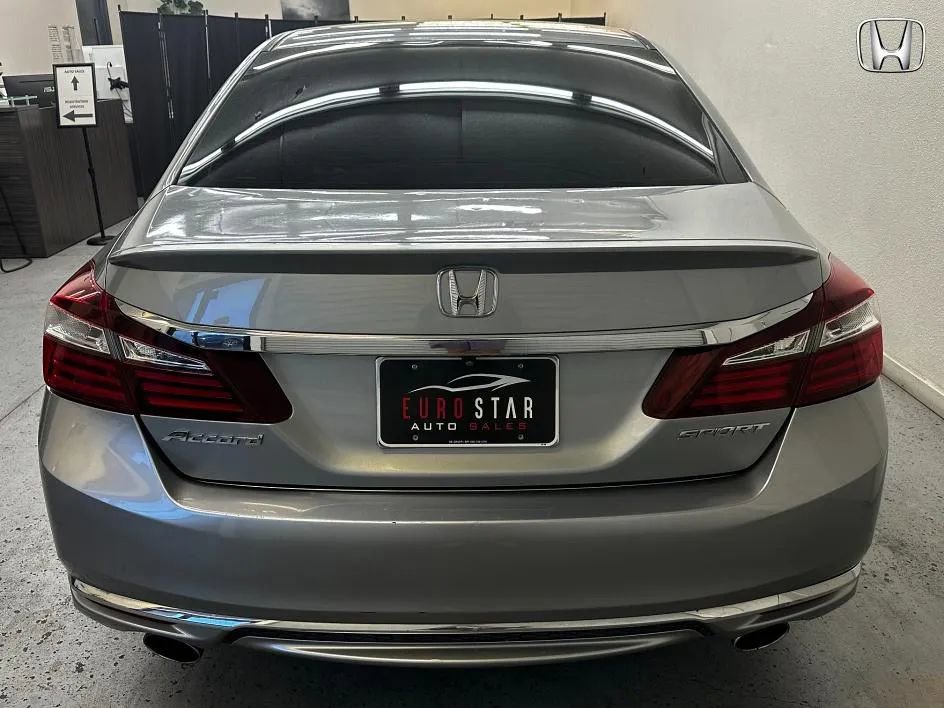 Used 2017 Honda Accord Sport image 5