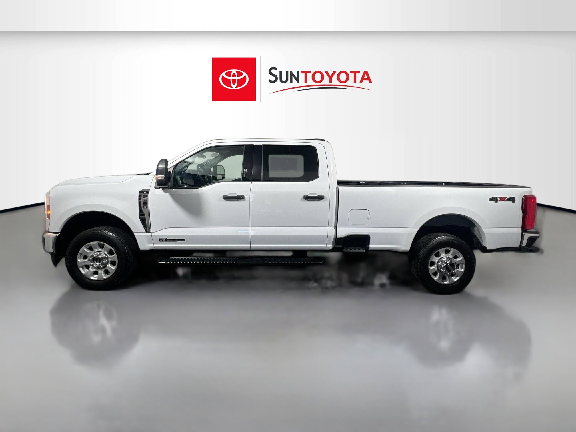 Used 2024 Ford F350 XLT image 7