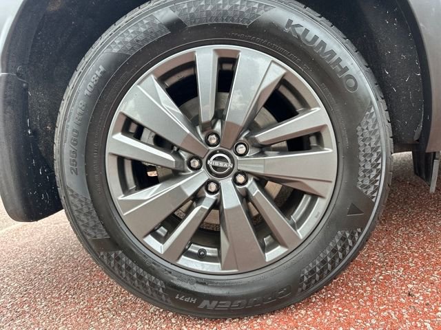 Used 2024 Nissan Pathfinder S image 30