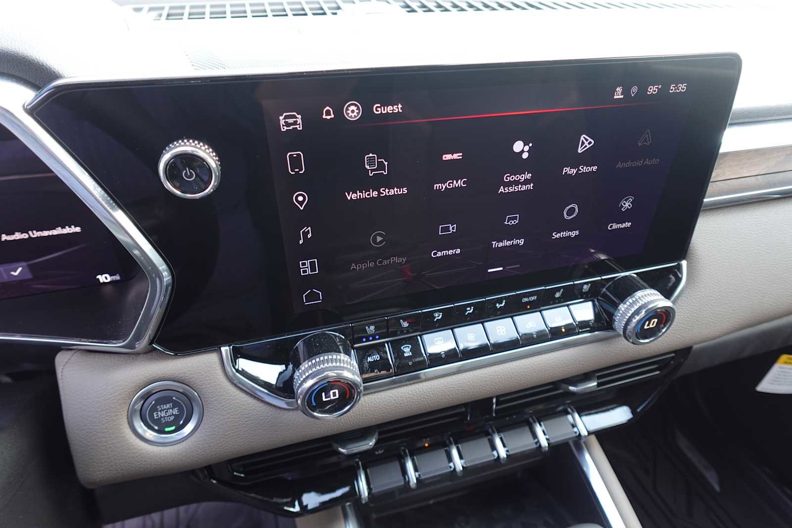New 2026 GMC Canyon Denali w/ LPO, Denali Black Edition image 21
