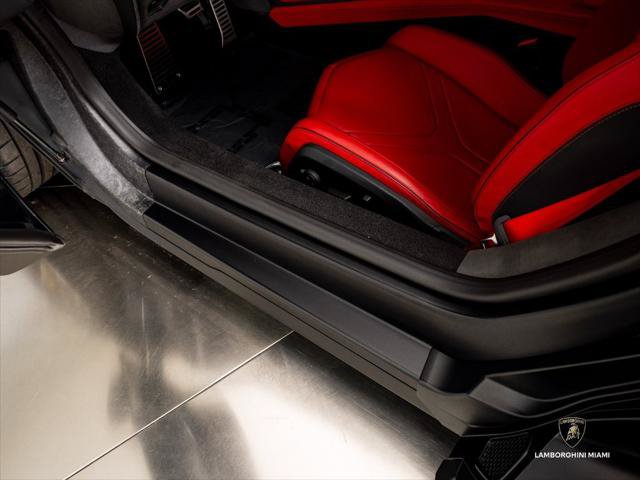 Used 2025 Lamborghini Revuelto AWD/4WD image 35