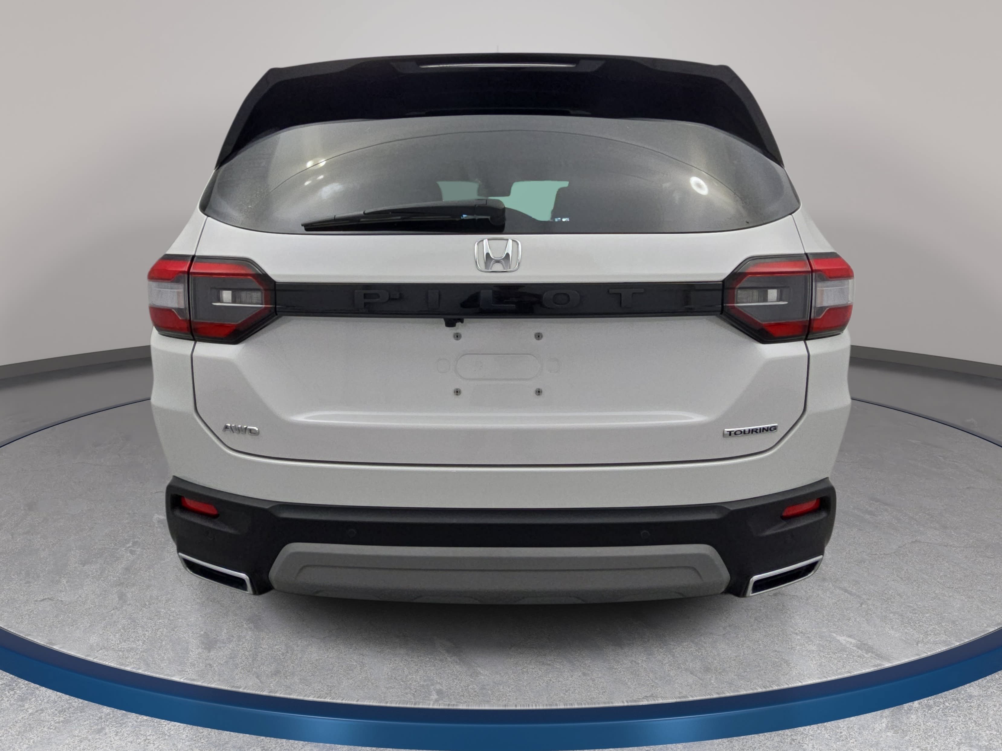 Certified 2025 Honda Pilot Touring image 6