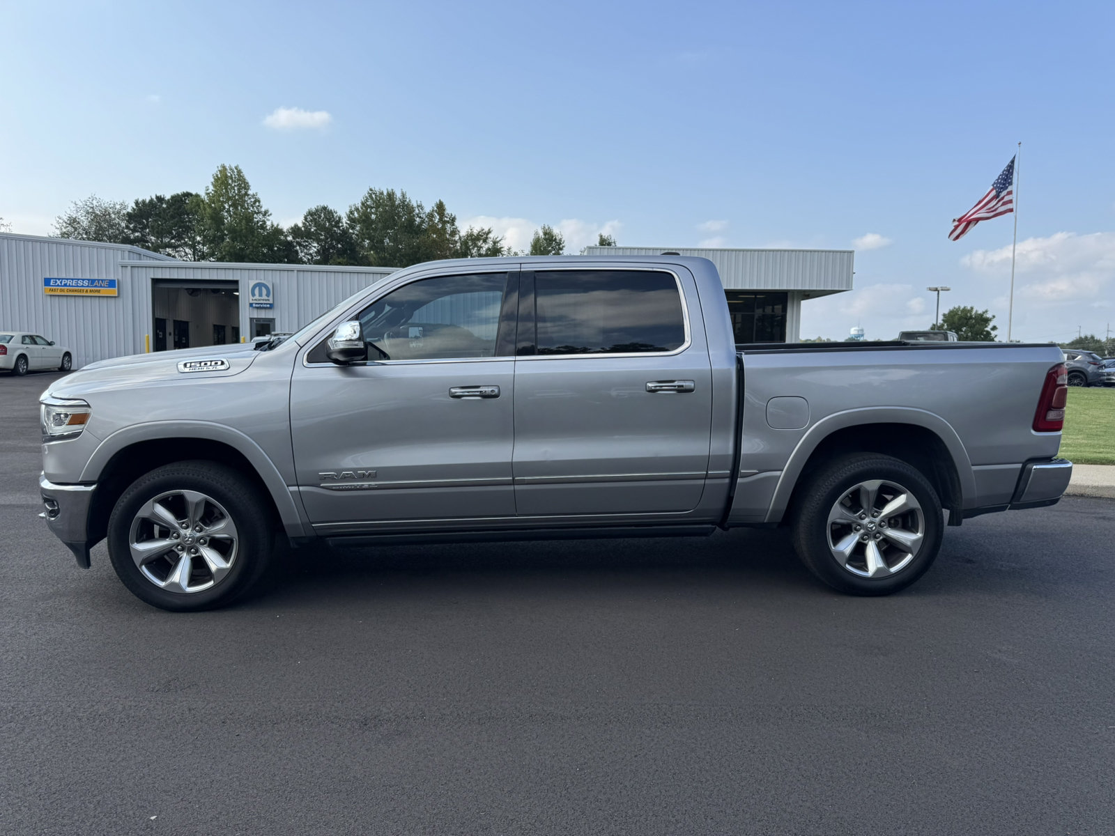 Used 2019 RAM 1500 Limited RWD image 8