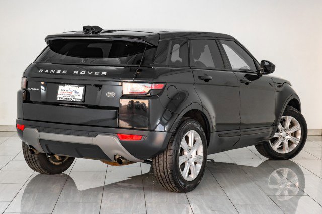 Used 2017 Land Rover Range Rover Evoque SE Premium image 6