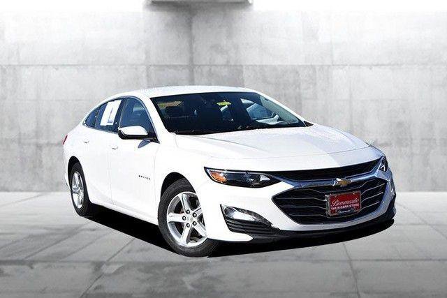 Used 2024 Chevrolet Malibu LT image 2