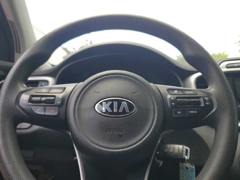 Used 2017 Kia Sorento FWD image 21