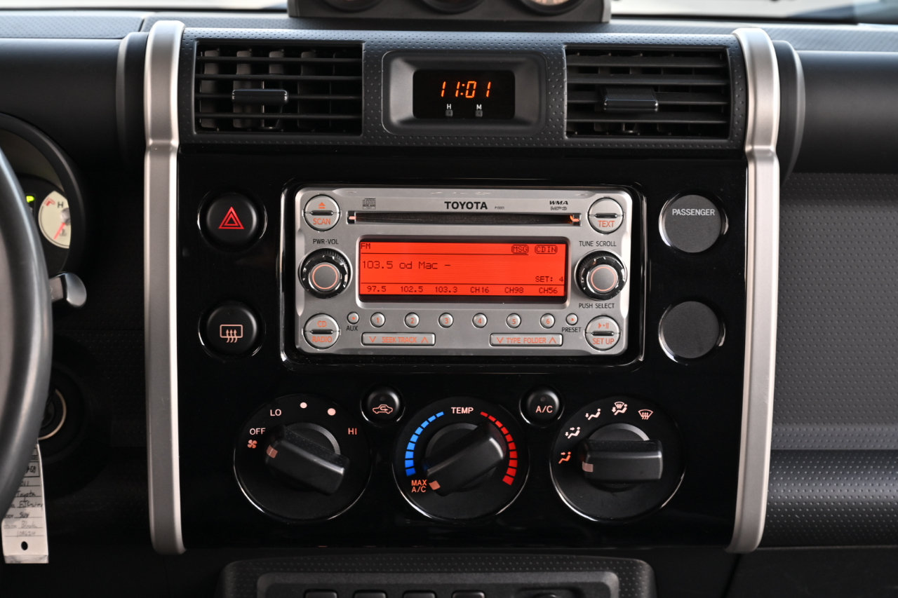 Used 2011 Toyota FJ Cruiser 4WD w/ Convenience Pkg image 21