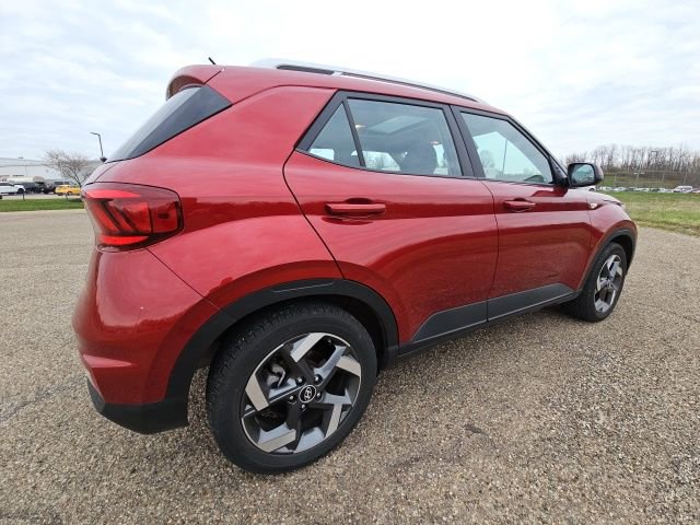 Used 2023 Hyundai Venue SEL w/ Cargo Package image 3