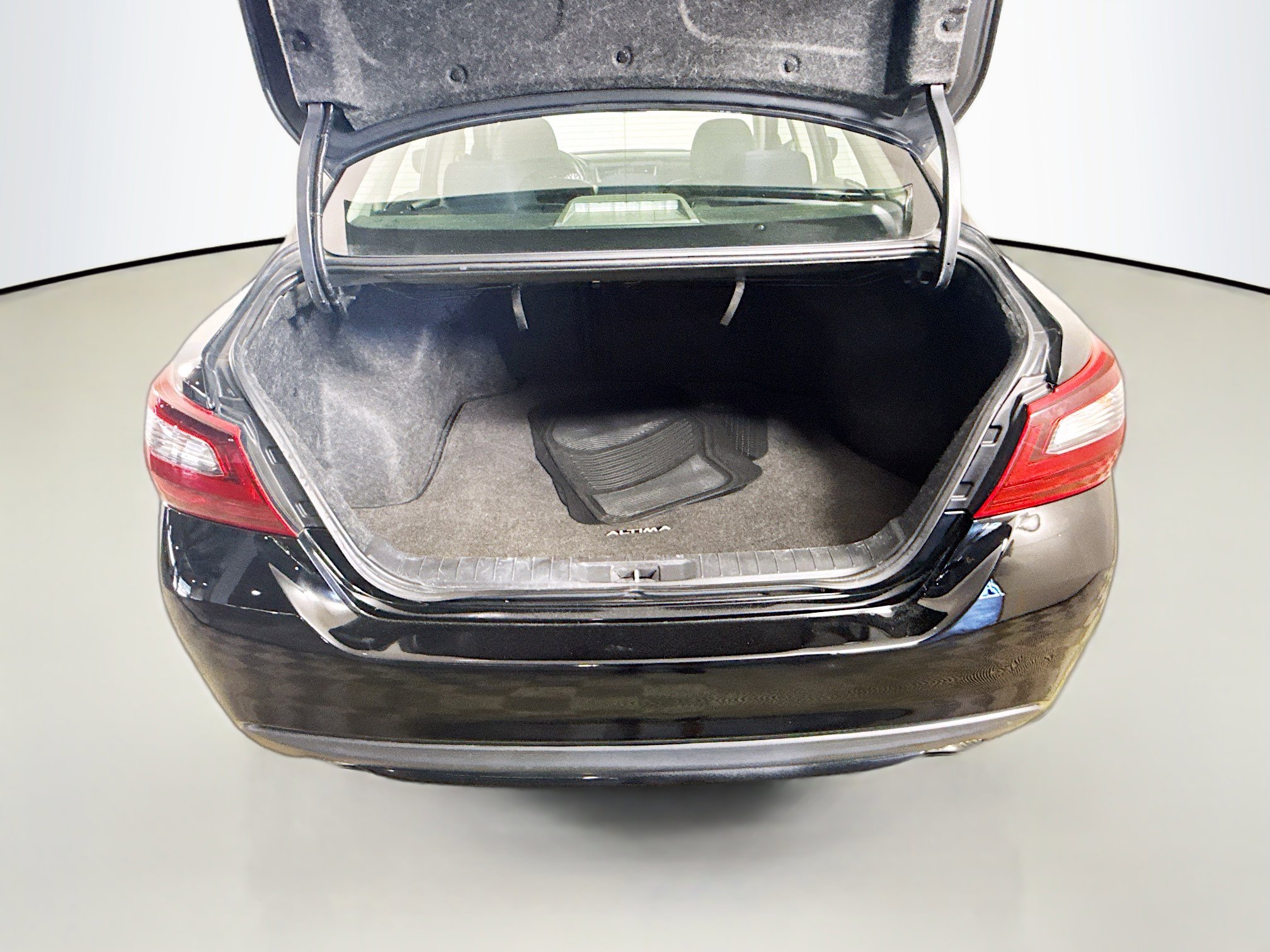 Used 2018 Nissan Altima 2.5 SR FWD image 35