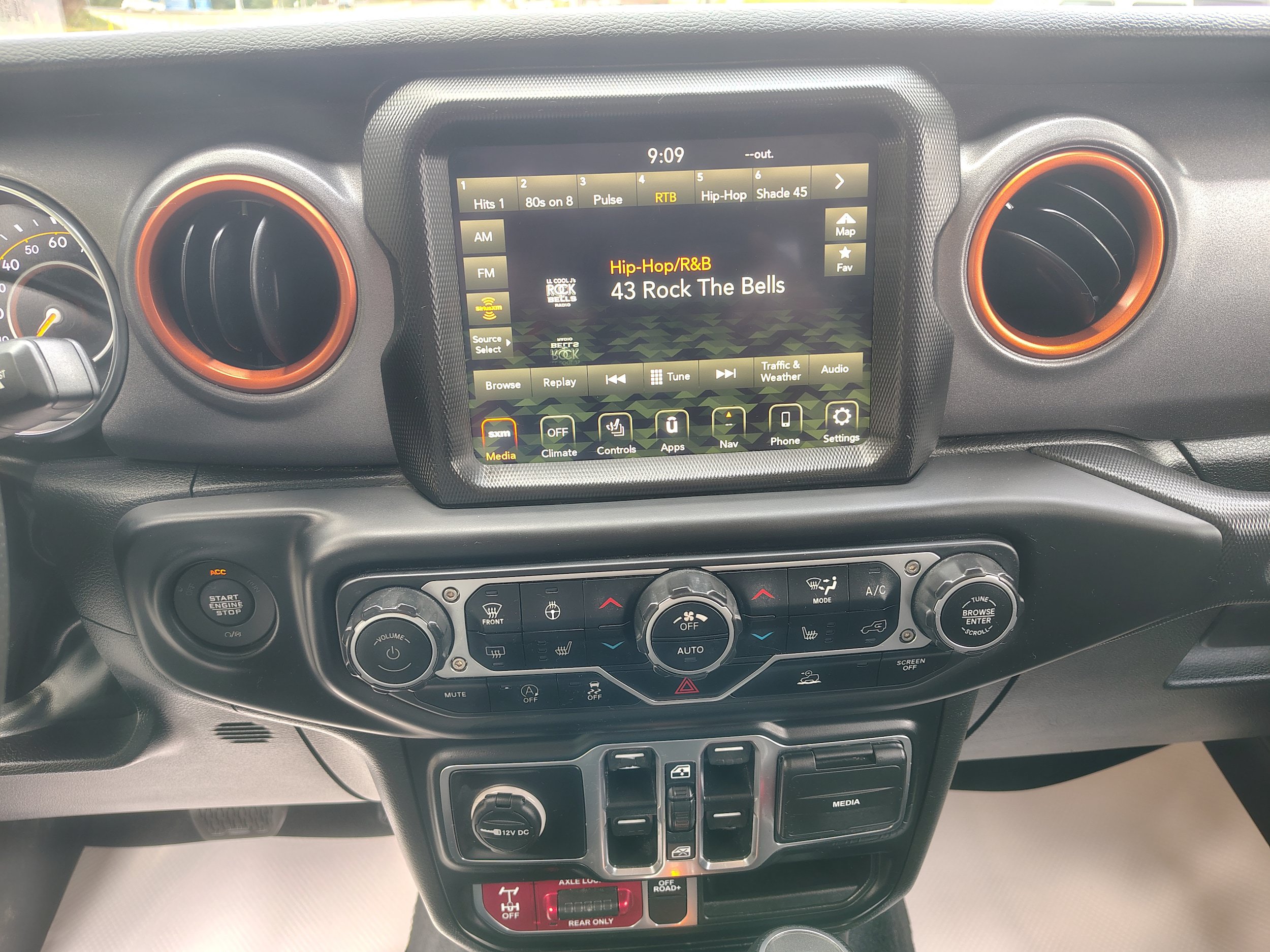 Certified 2023 Jeep Gladiator Mojave w/ LED Lighting Group AWD/4WD image 29