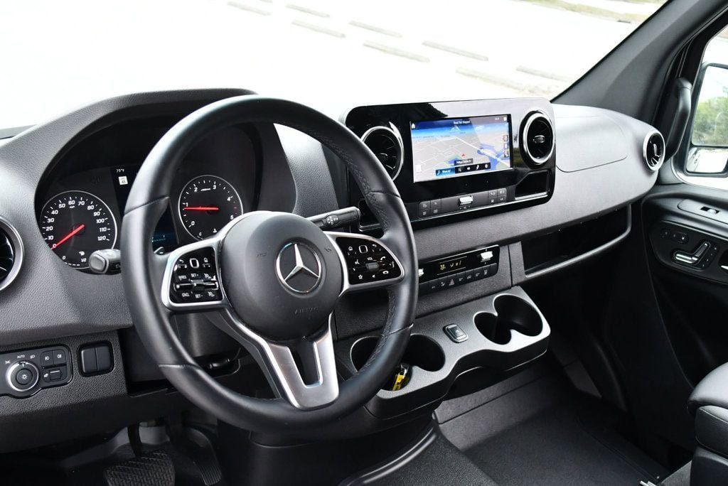Used 2024 Mercedes-Benz Sprinter 2500 image 15