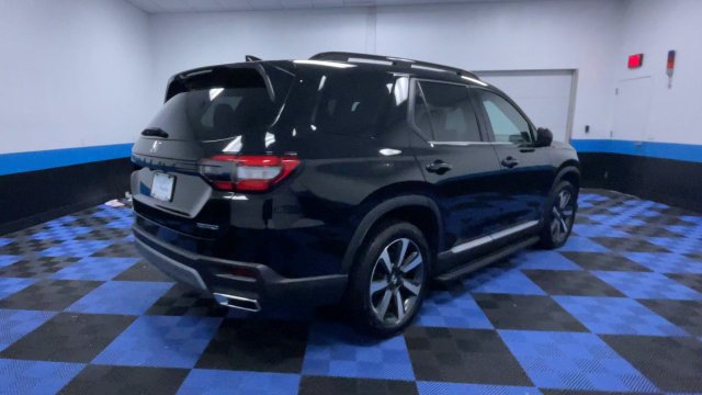 Certified 2023 Honda Pilot Touring image 8
