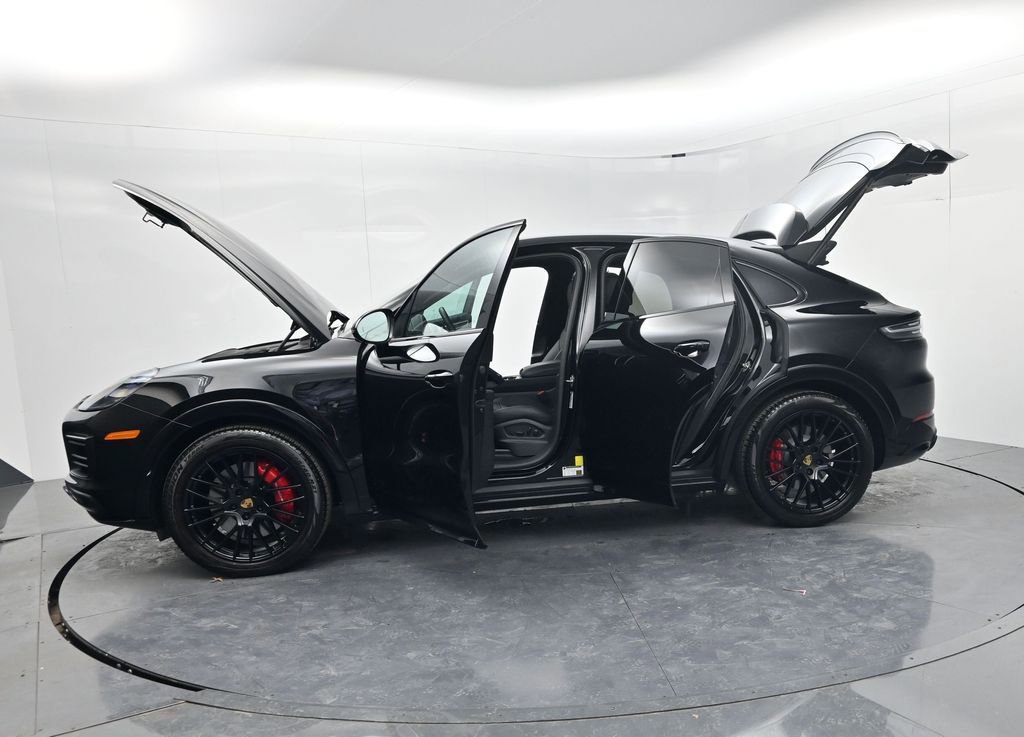 Used 2022 Porsche Cayenne GTS image 79