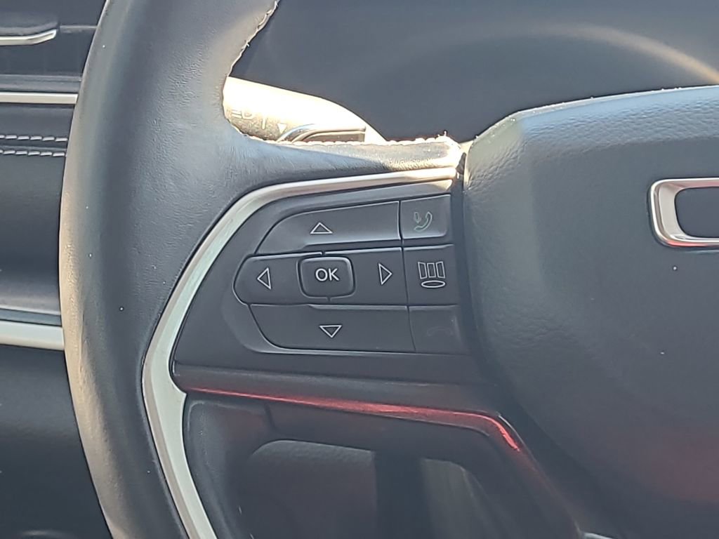 Used 2021 Jeep Grand Cherokee L Laredo w/ Luxury Tech Group I image 25