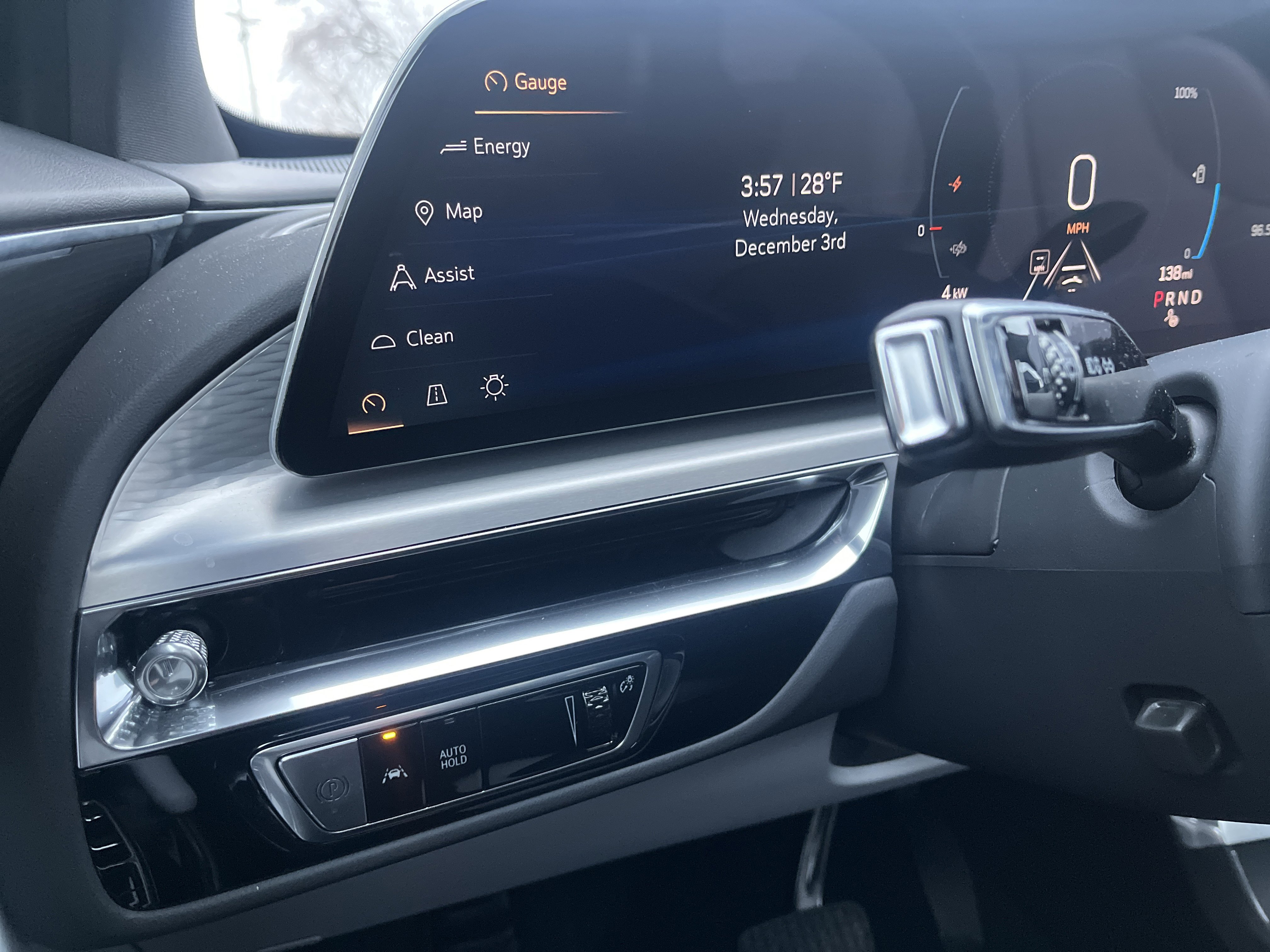 Used 2025 Cadillac Lyriq Luxury image 22