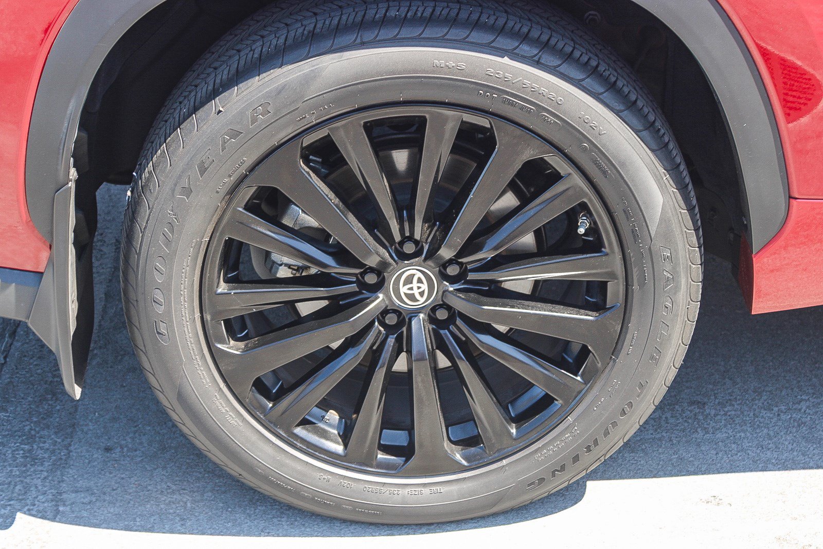 Used 2024 Toyota Highlander XSE FWD image 12