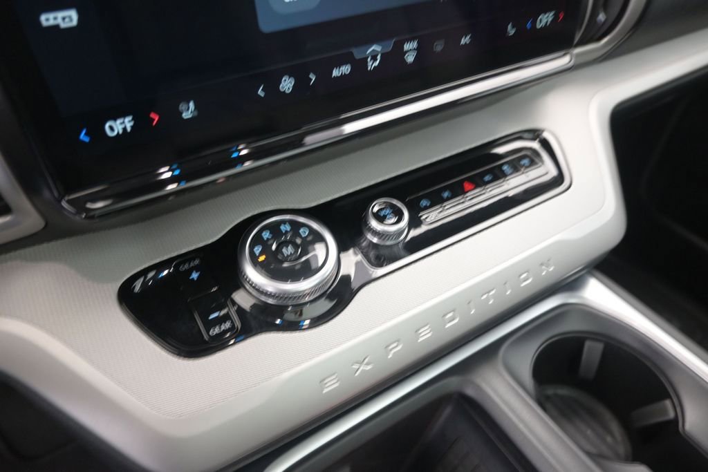 Certified 2025 Ford Expedition Active RWD image 18