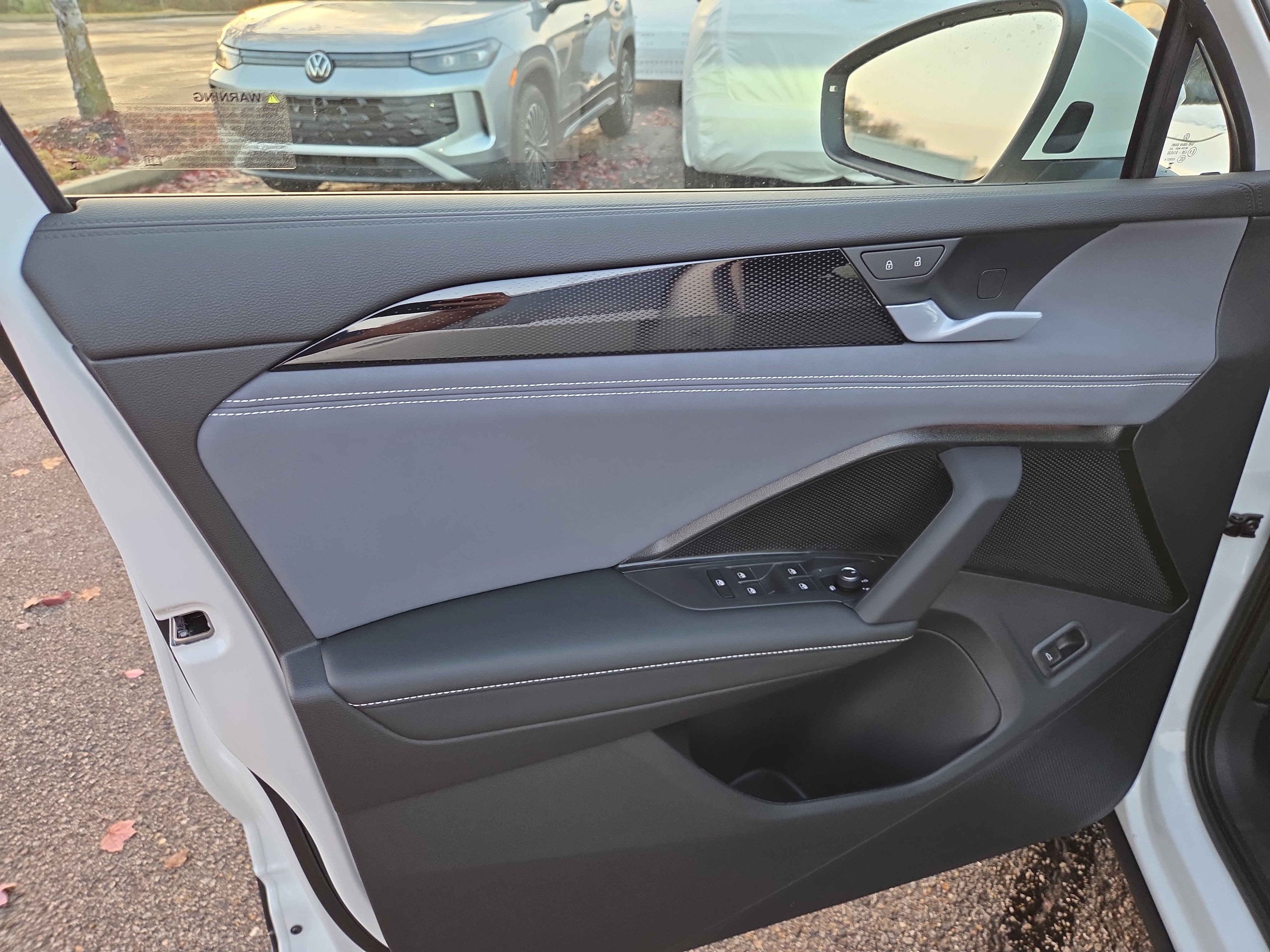 New 2026 Volkswagen Tiguan SE image 5