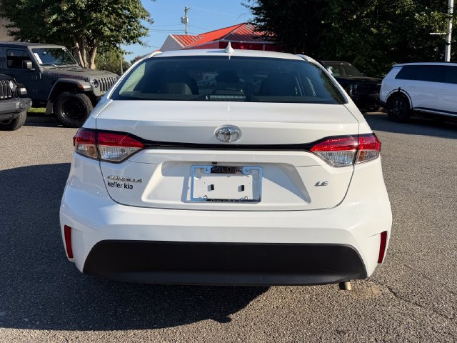 Used 2025 Toyota Corolla LE FWD image 4