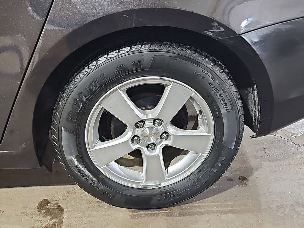 Used 2016 Chevrolet Cruze LT w/ Technology Package image 37