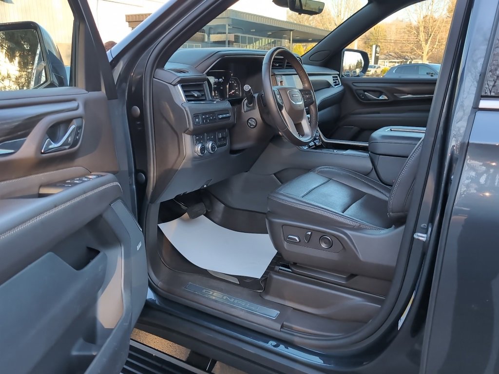 Used 2021 GMC Yukon Denali w/ Denali Ultimate Package image 23