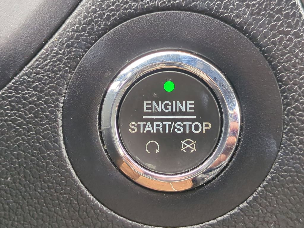 Used 2019 Ford Explorer XLT w/ Equipment Group 202A image 31