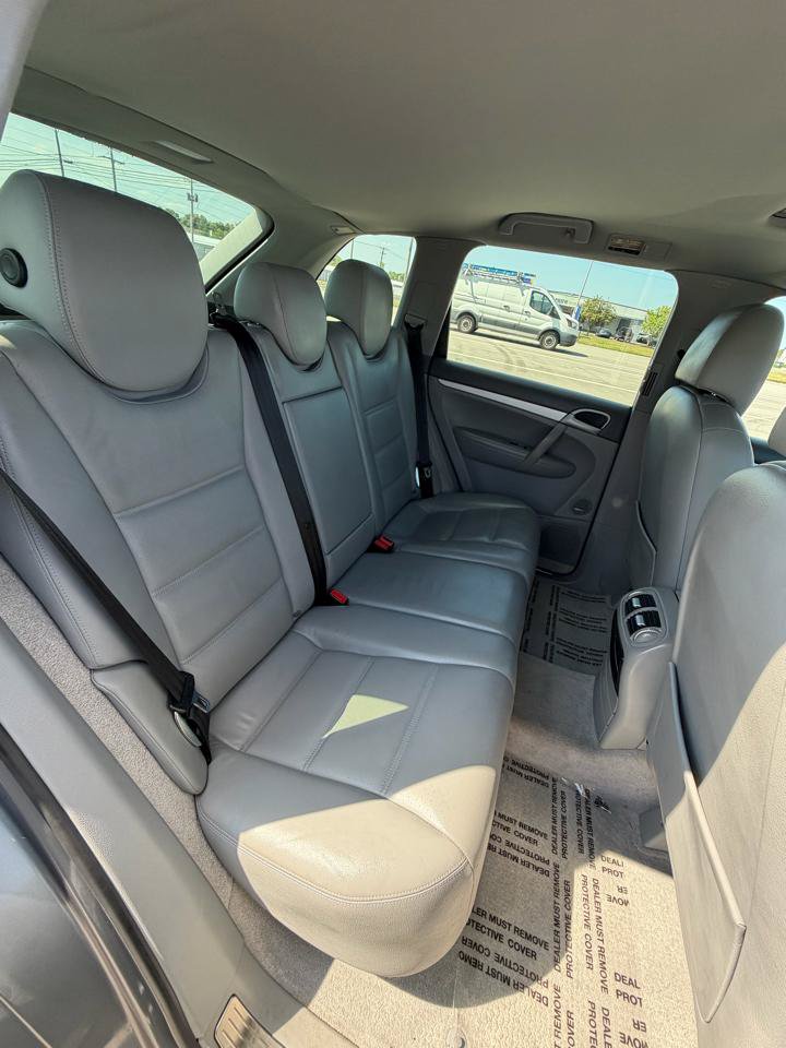 Used 2004 Porsche Cayenne S AWD/4WD image 48