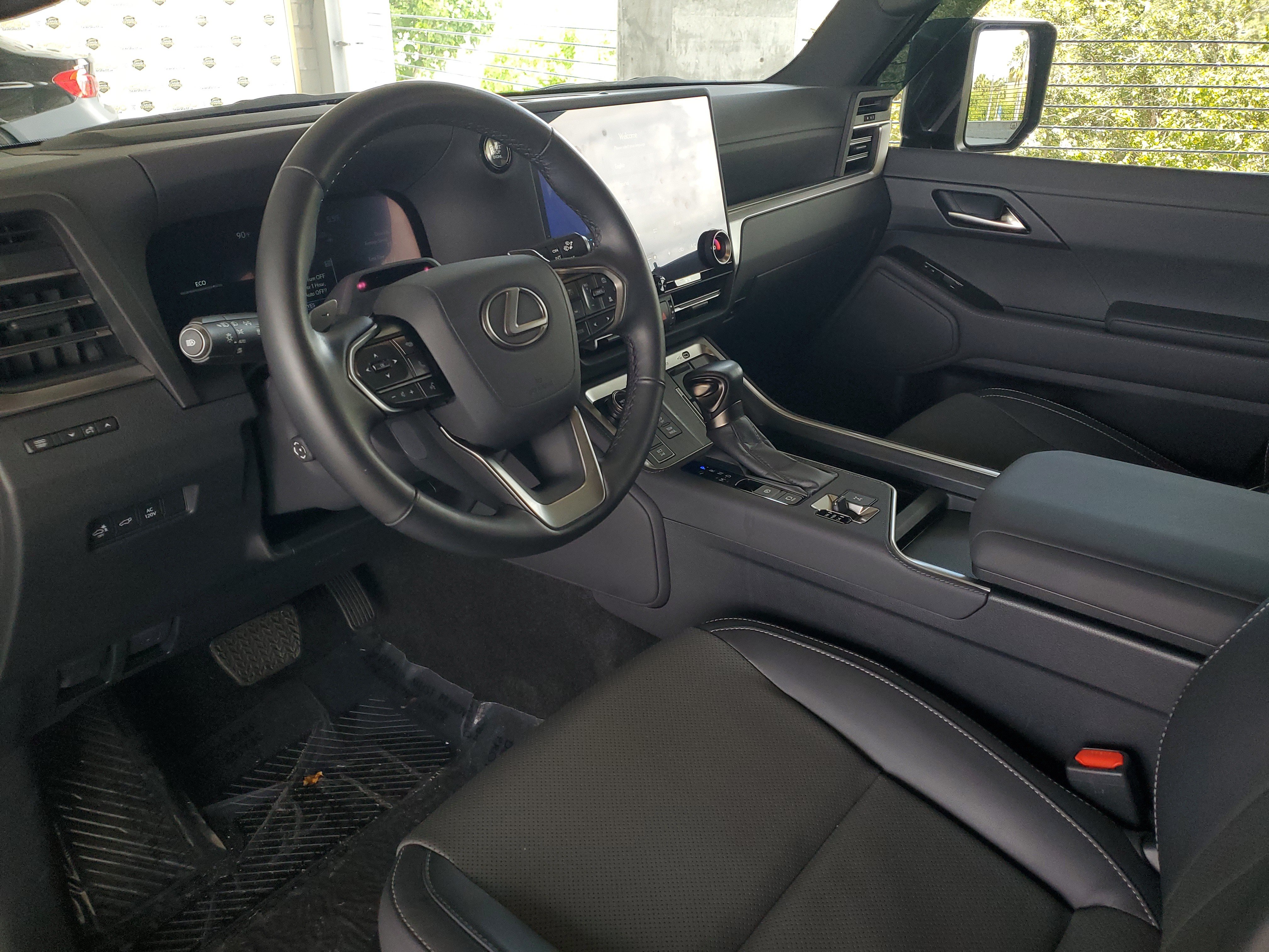 Used 2024 Lexus GX 550 w/ Cold Area Package AWD/4WD image 16