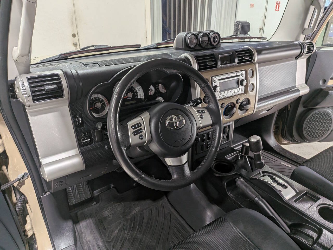 Used 2014 Toyota FJ Cruiser 4WD w/ Upgrade Package image 20