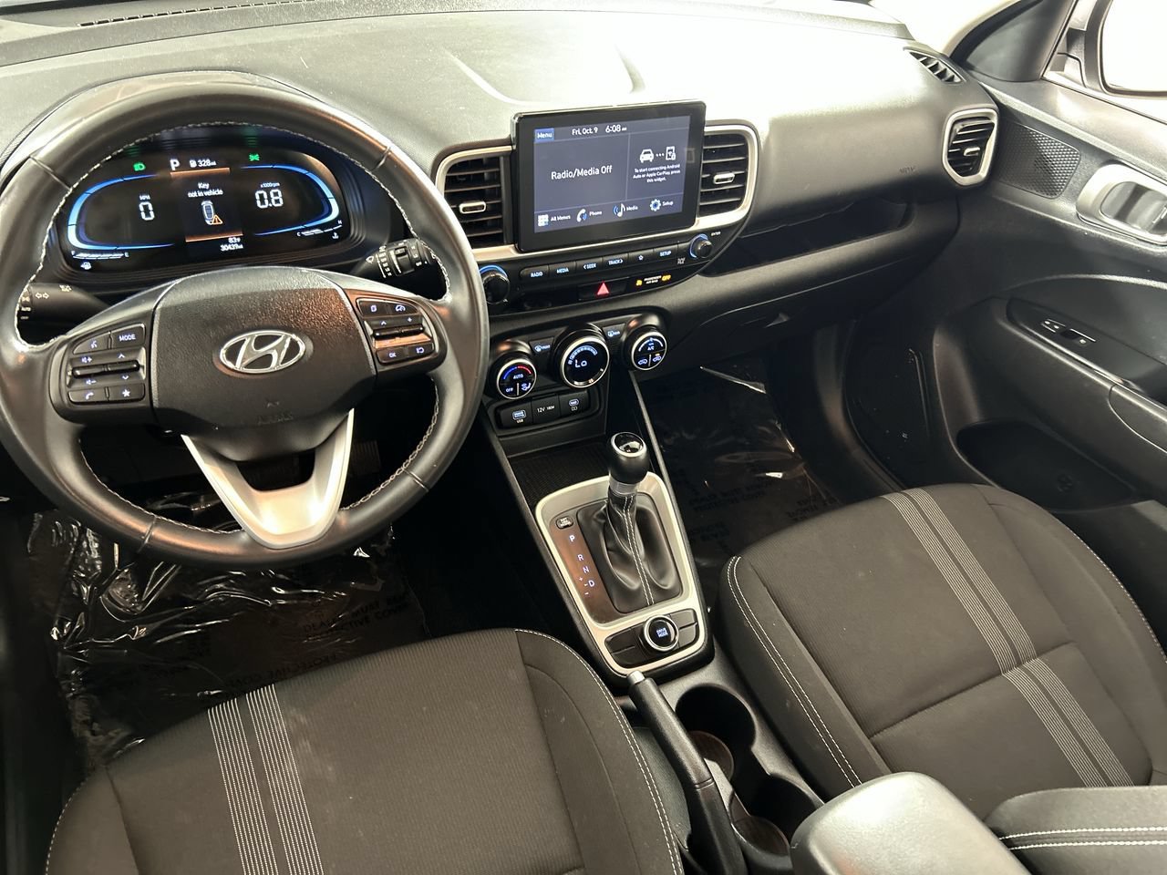 Used 2025 Hyundai Venue SEL FWD image 23