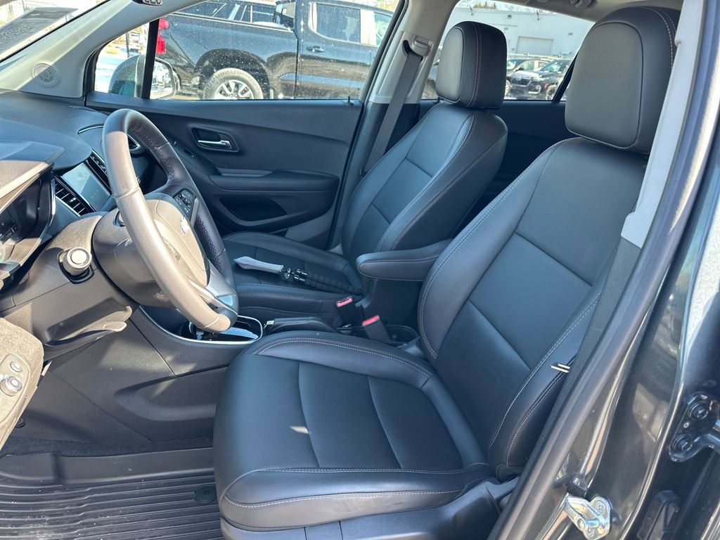 Used 2020 Chevrolet Trax Premier w/ LPO, Cargo Package image 16