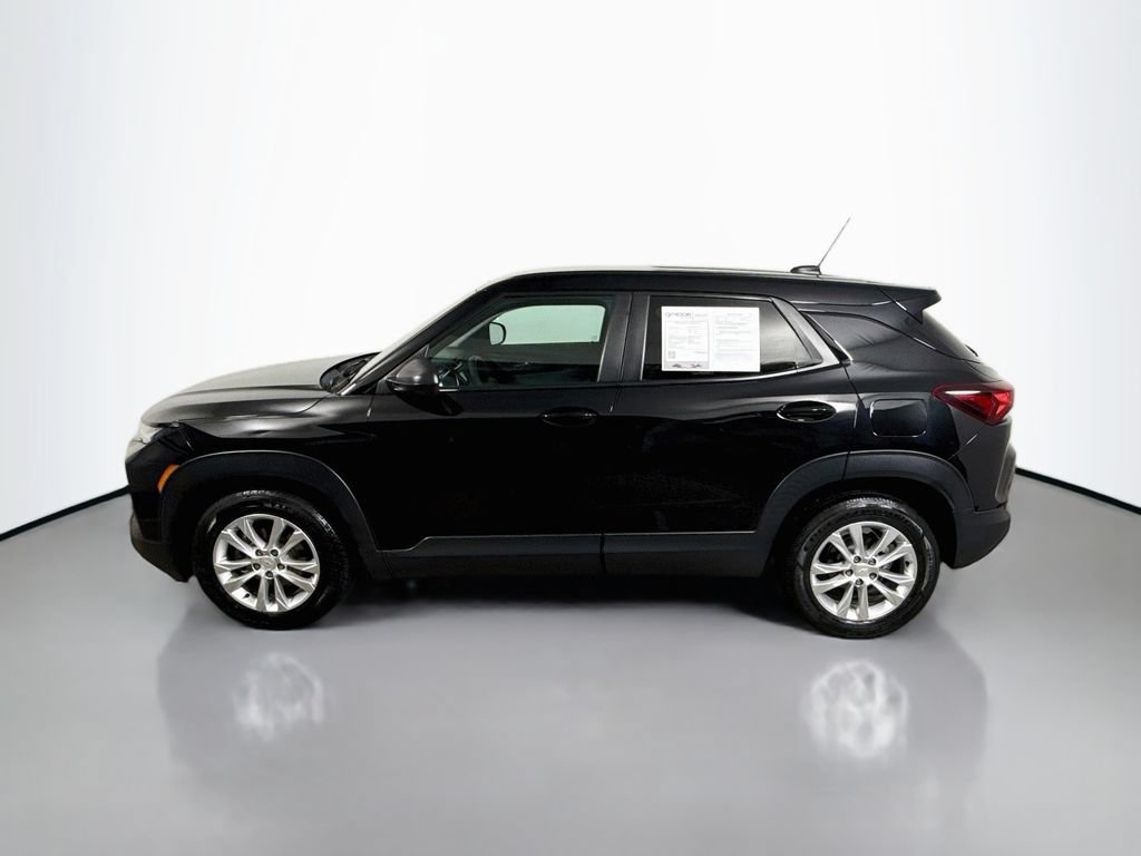 Used 2023 Chevrolet TrailBlazer LS w/ LPO, Blackout Package FWD image 4