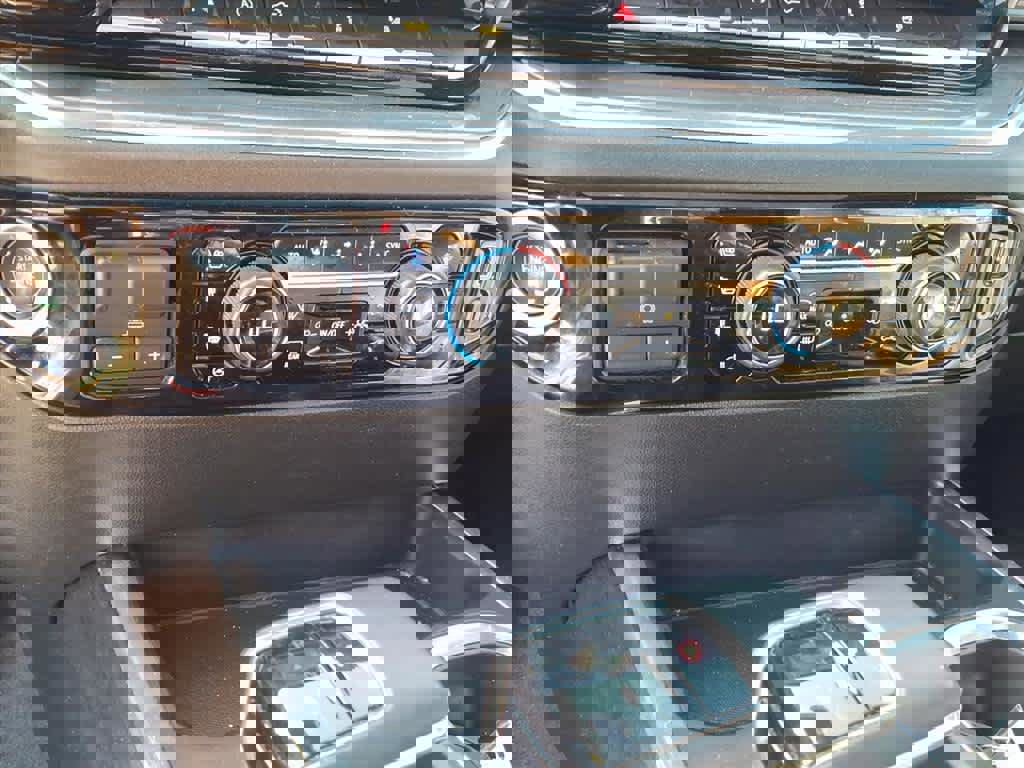 Used 2024 Chevrolet Silverado 1500 High Country image 17