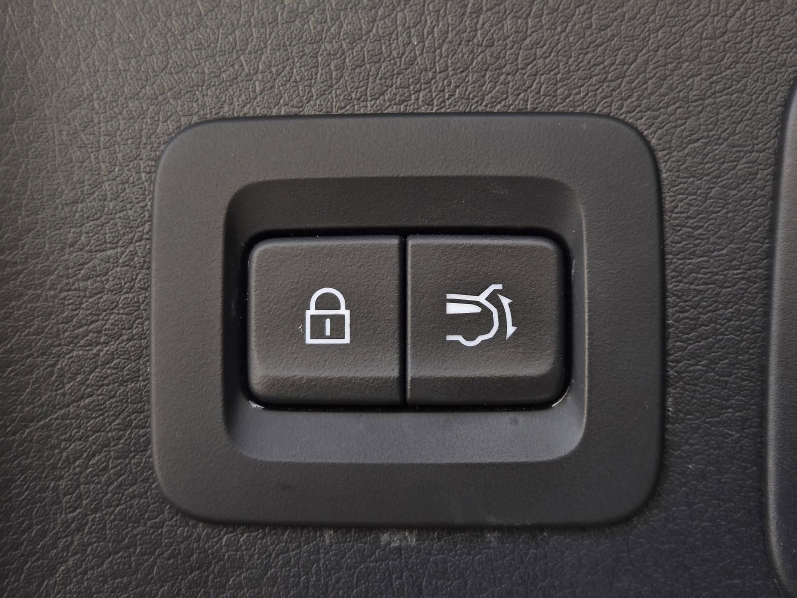 Certified 2025 MAZDA CX-70 3.3 Turbo S w/ Premium Package image 15