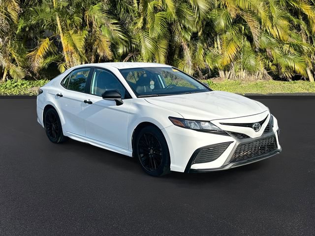 Used 2022 Toyota Camry SE FWD image 4