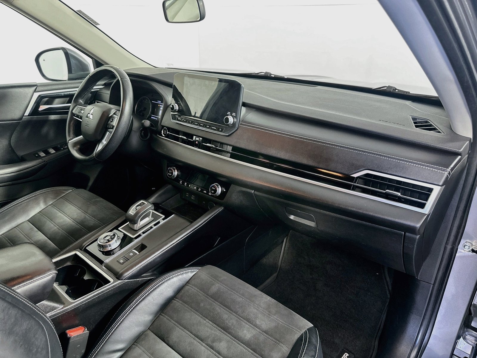 Used 2022 Mitsubishi Outlander SE AWD/4WD image 29