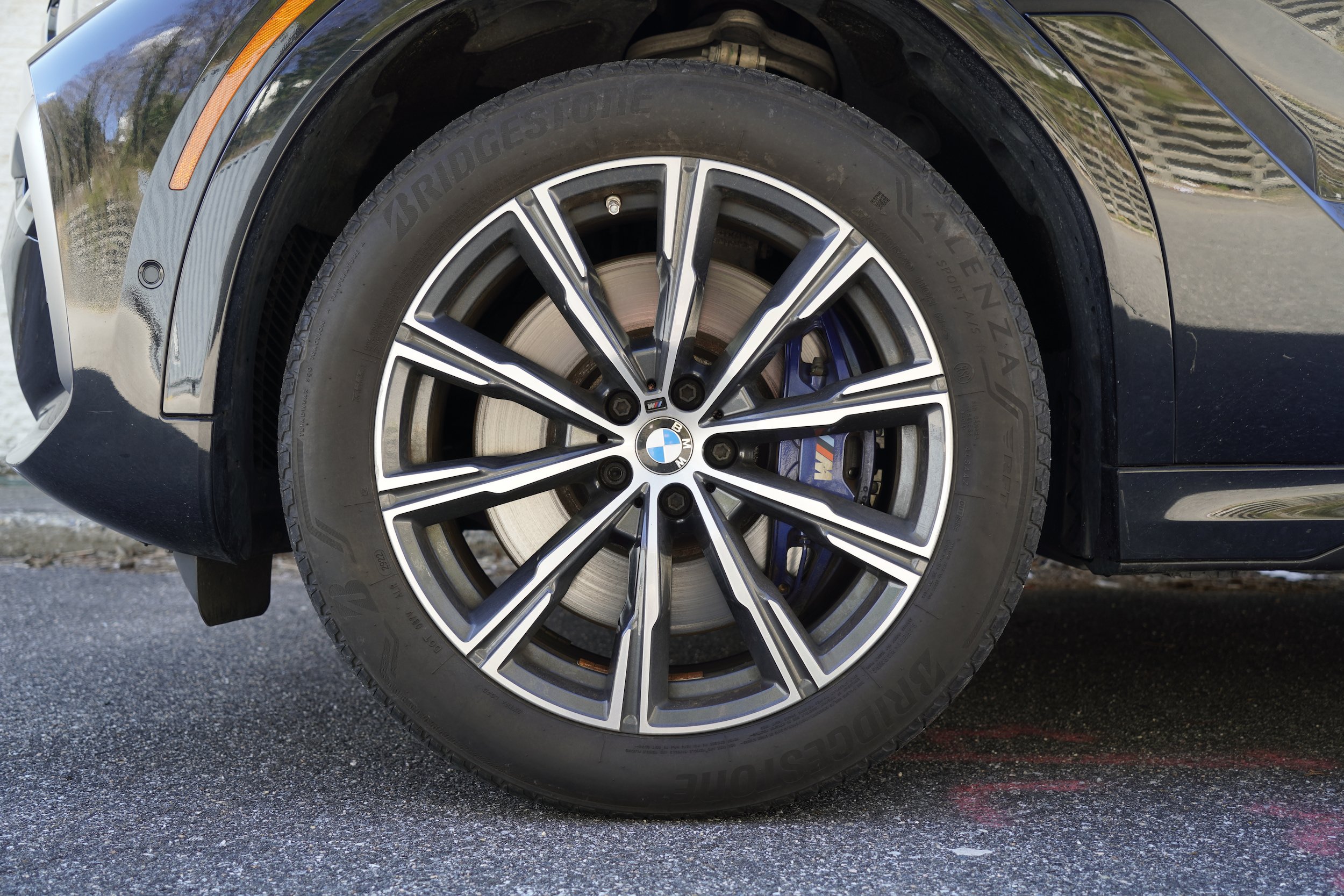 Used 2021 BMW X6 M50i w/ Premium Package AWD/4WD image 13