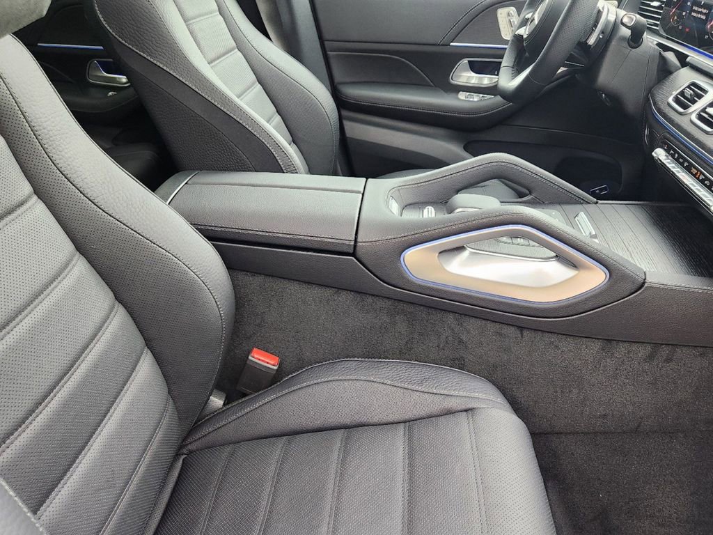 Used 2025 Mercedes-Benz GLS 450 4MATIC image 19