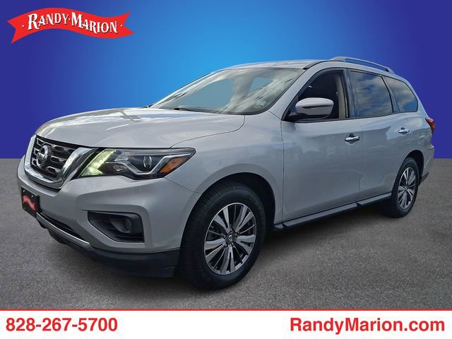 Used 2018 Nissan Pathfinder SV image 1