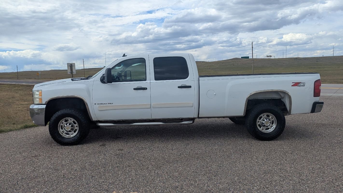 Used 2007 Chevrolet Silverado 2500 LT w/ 1LT Convenience Package image 2