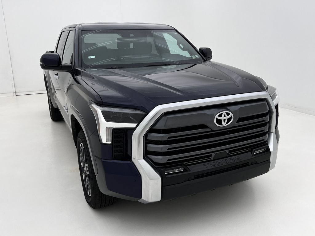 Used 2025 Toyota Tundra Limited AWD/4WD image 3